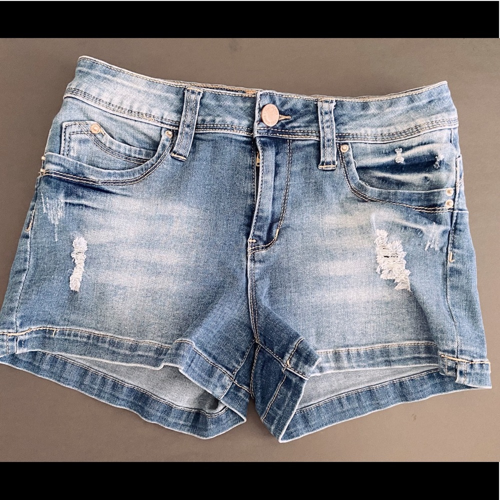 Amazing fit shorts!  Worn twice! No damage!